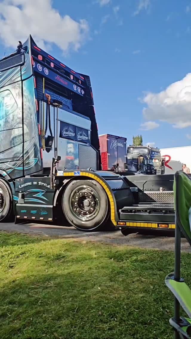 Vuosi 2025 paketissa, Kiitos!
#rauma #teippaus #scania #goinstyle #volvotrucks